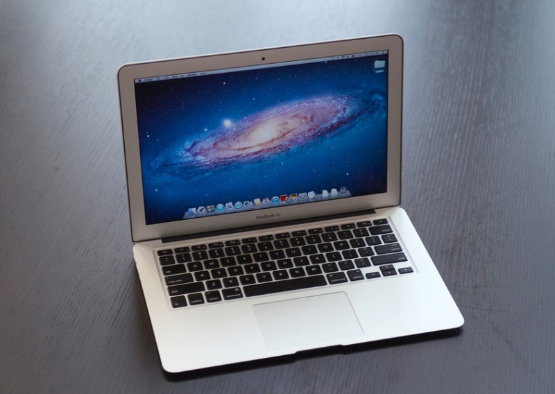 Macbook Air Like New, الضفة » رام الله والبيره