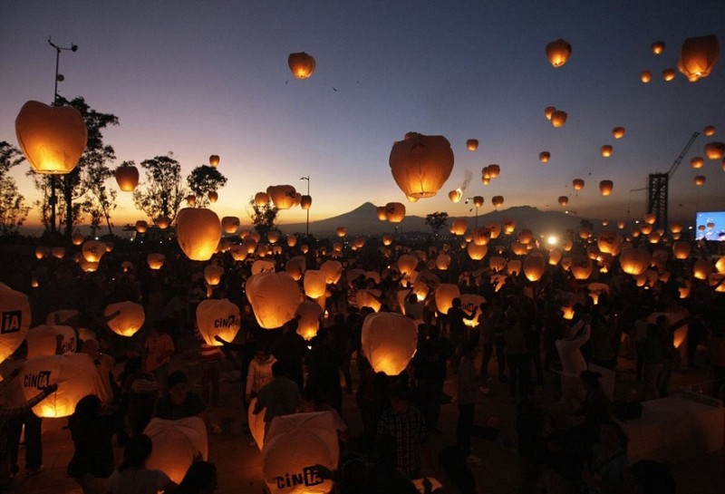 فوانيس السماء sky lantern, الضفة » نابلس